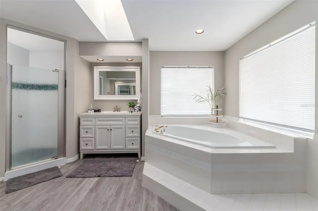 4137 Pinar Drive Bradenton FL 34210