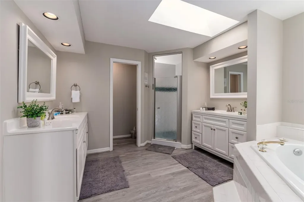 4137 Pinar Drive Bradenton FL 34210