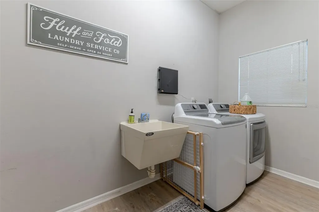 4137 Pinar Drive Bradenton FL 34210