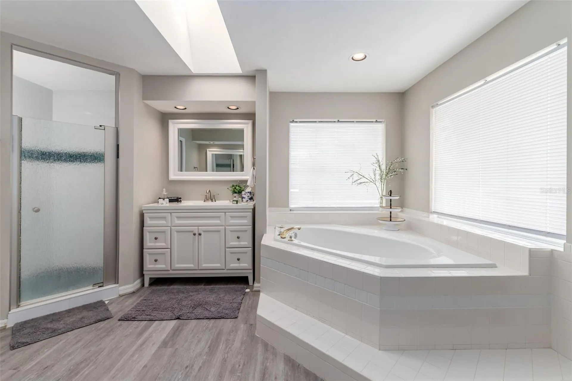 4137 Pinar Drive Bradenton FL 34210