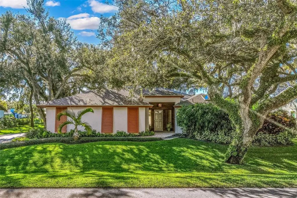 4502 Friar Tuck Lane Sarasota FL 34232
