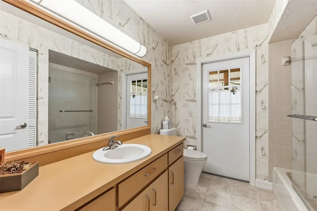 4502 Friar Tuck Lane Sarasota FL 34232