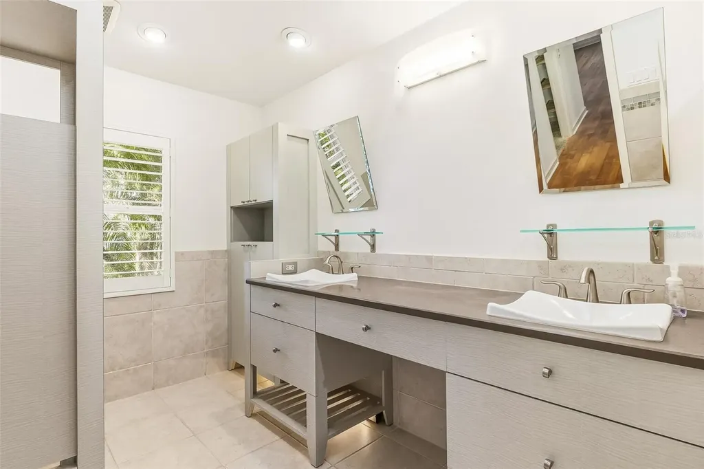 4502 Friar Tuck Lane Sarasota FL 34232
