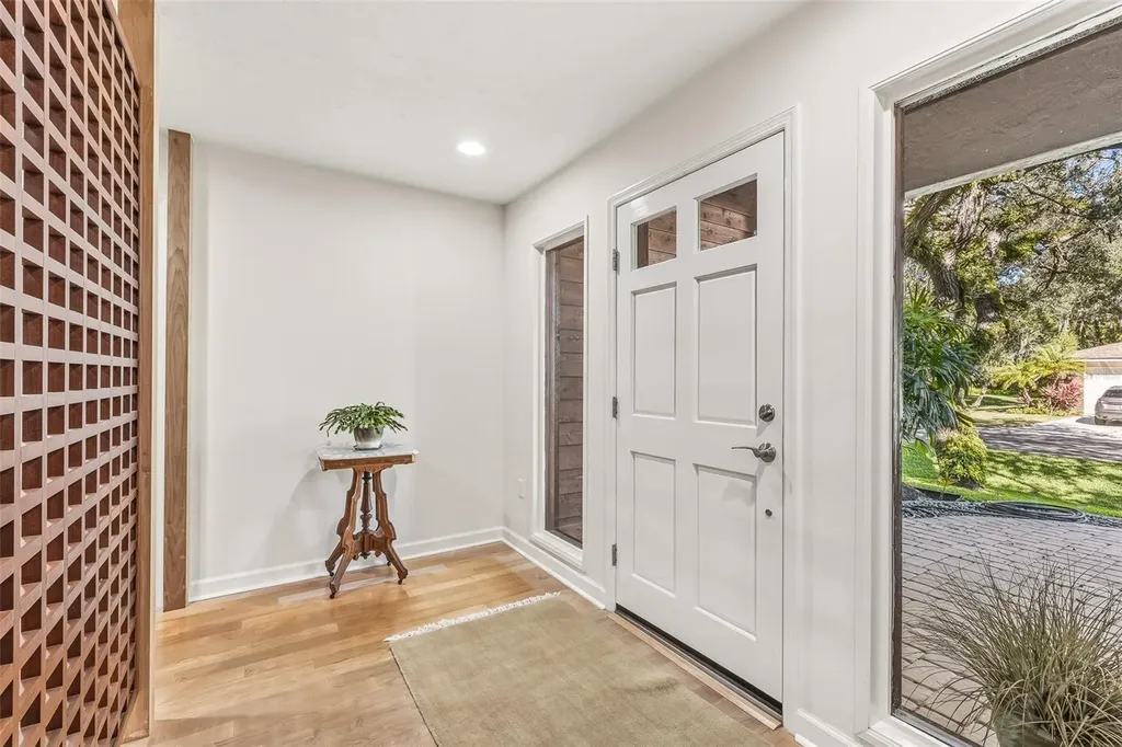 4502 Friar Tuck Lane Sarasota FL 34232