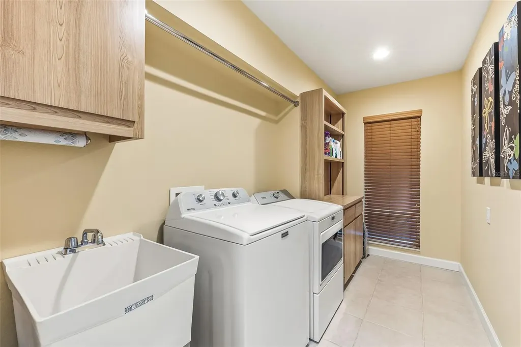 4502 Friar Tuck Lane Sarasota FL 34232