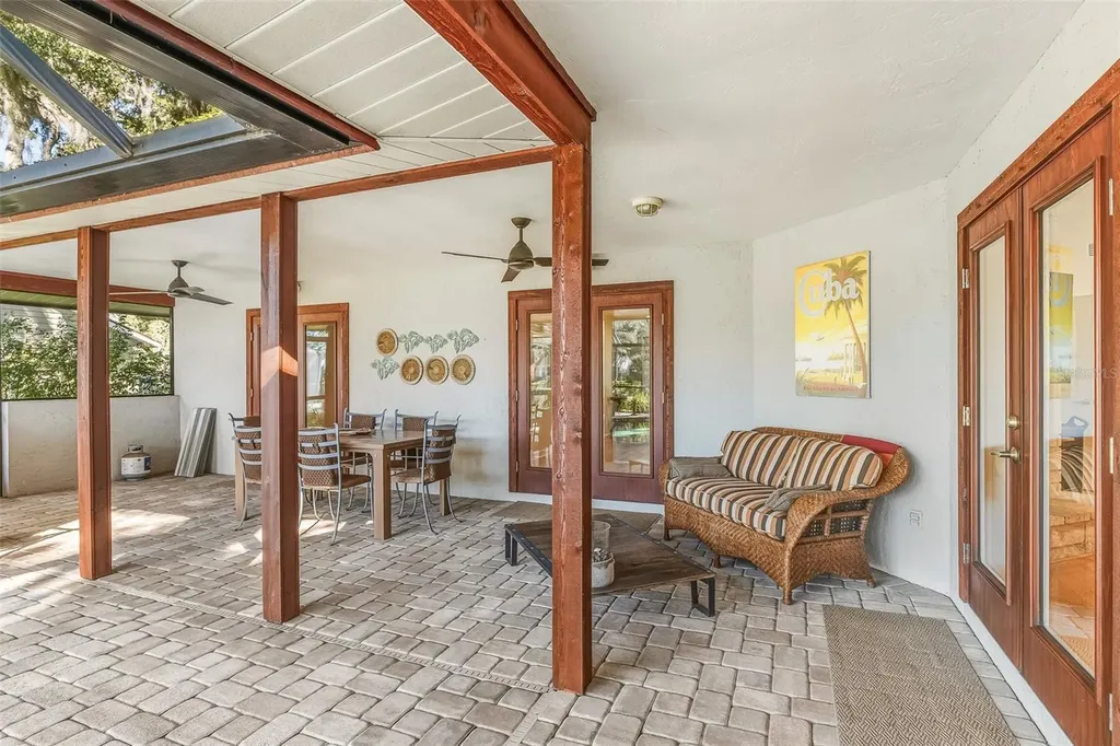 4502 Friar Tuck Lane Sarasota FL 34232