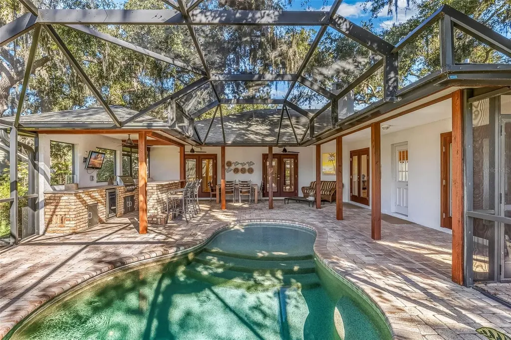 4502 Friar Tuck Lane Sarasota FL 34232