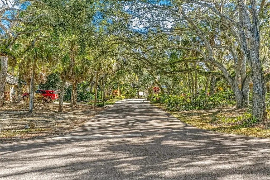 4502 Friar Tuck Lane Sarasota FL 34232