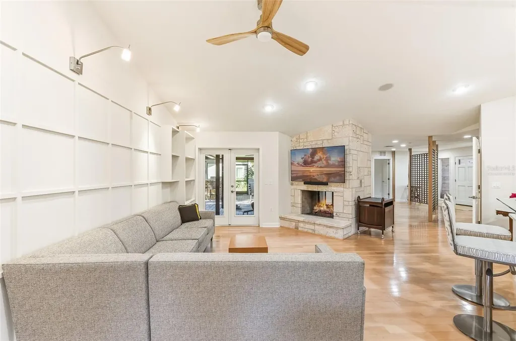 4502 Friar Tuck Lane Sarasota FL 34232