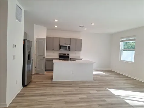 34916 Mulrion Drive Zephyrhills FL 33541