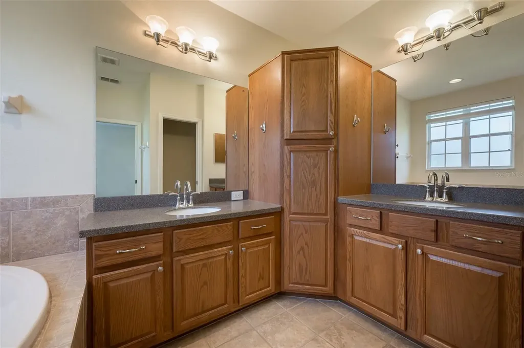5543 Napa Drive Sarasota FL 34243