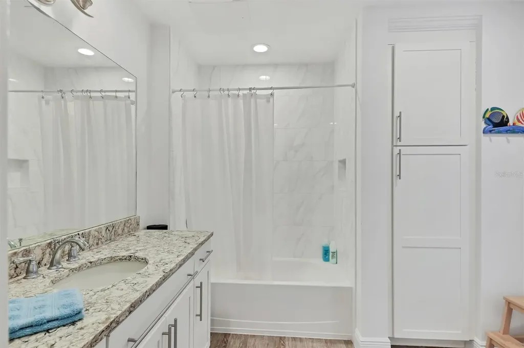 391 Aruba Circle Bradenton FL 34209