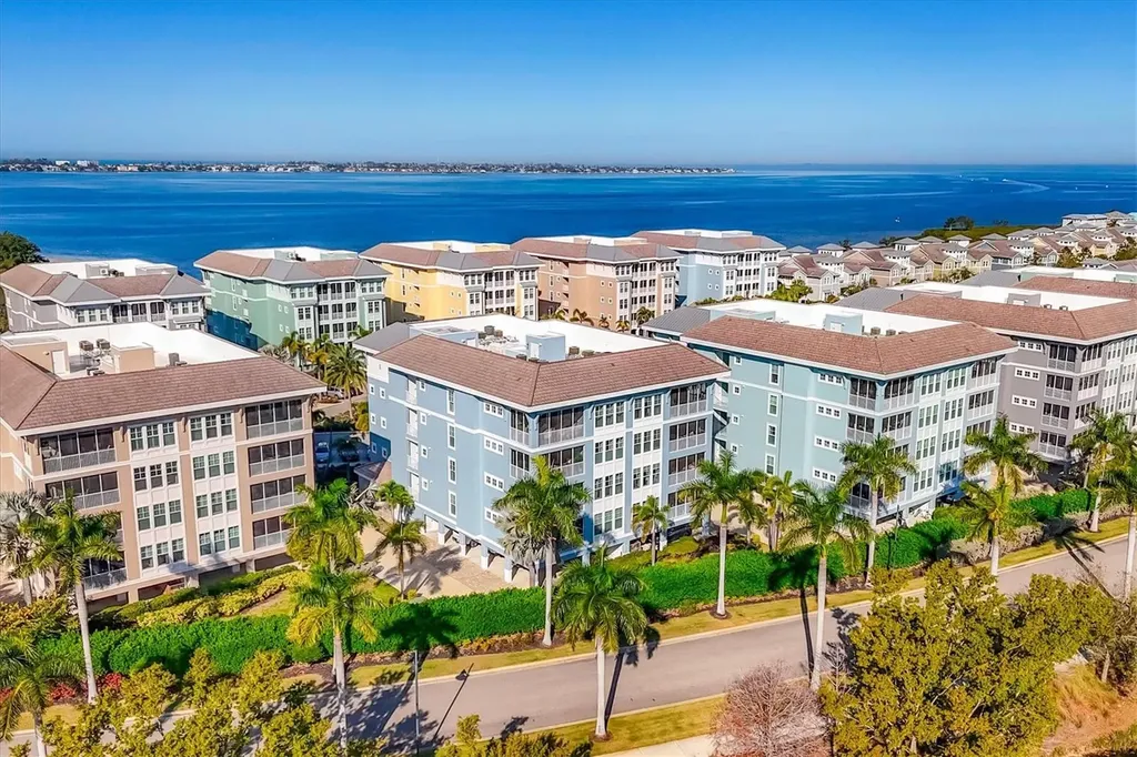 391 Aruba Circle Bradenton FL 34209