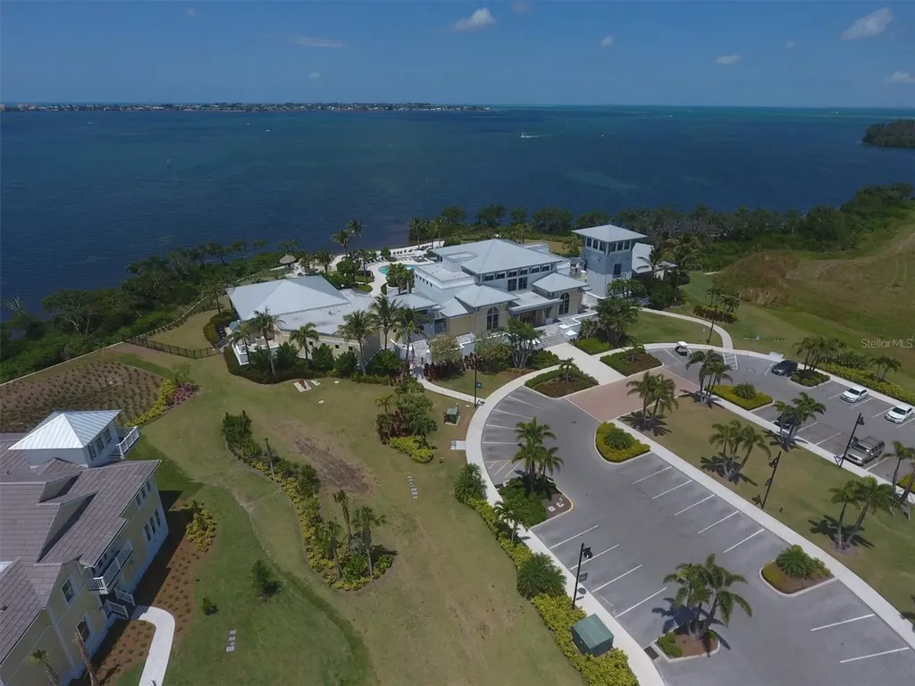 391 Aruba Circle Bradenton FL 34209
