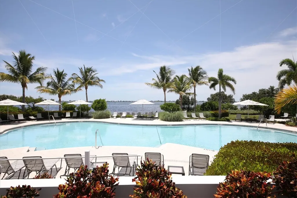 391 Aruba Circle Bradenton FL 34209
