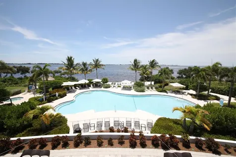 391 Aruba Circle Bradenton FL 34209
