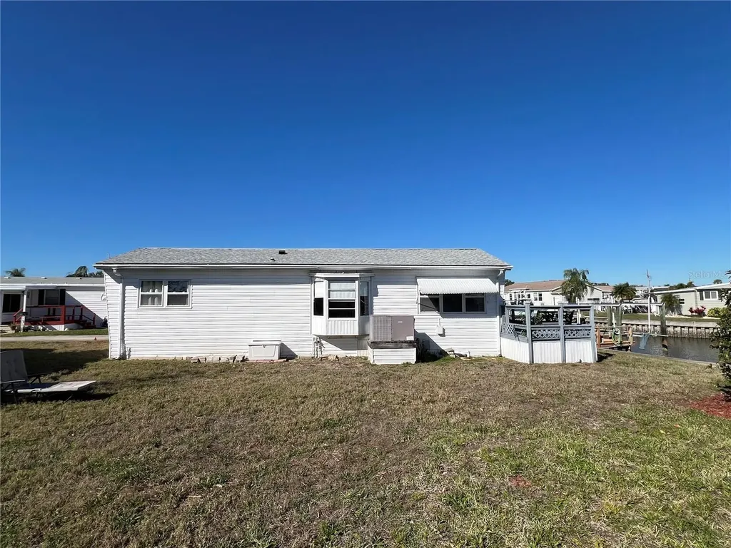 217 Mount Isle Avenue NE St Petersburg FL 33702