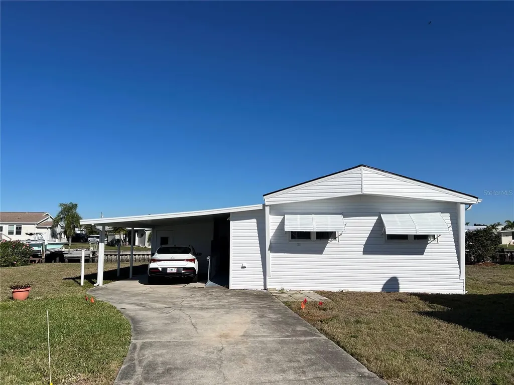 217 Mount Isle Avenue NE St Petersburg FL 33702