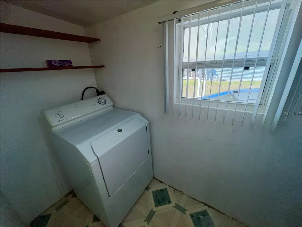 217 Mount Isle Avenue NE St Petersburg FL 33702