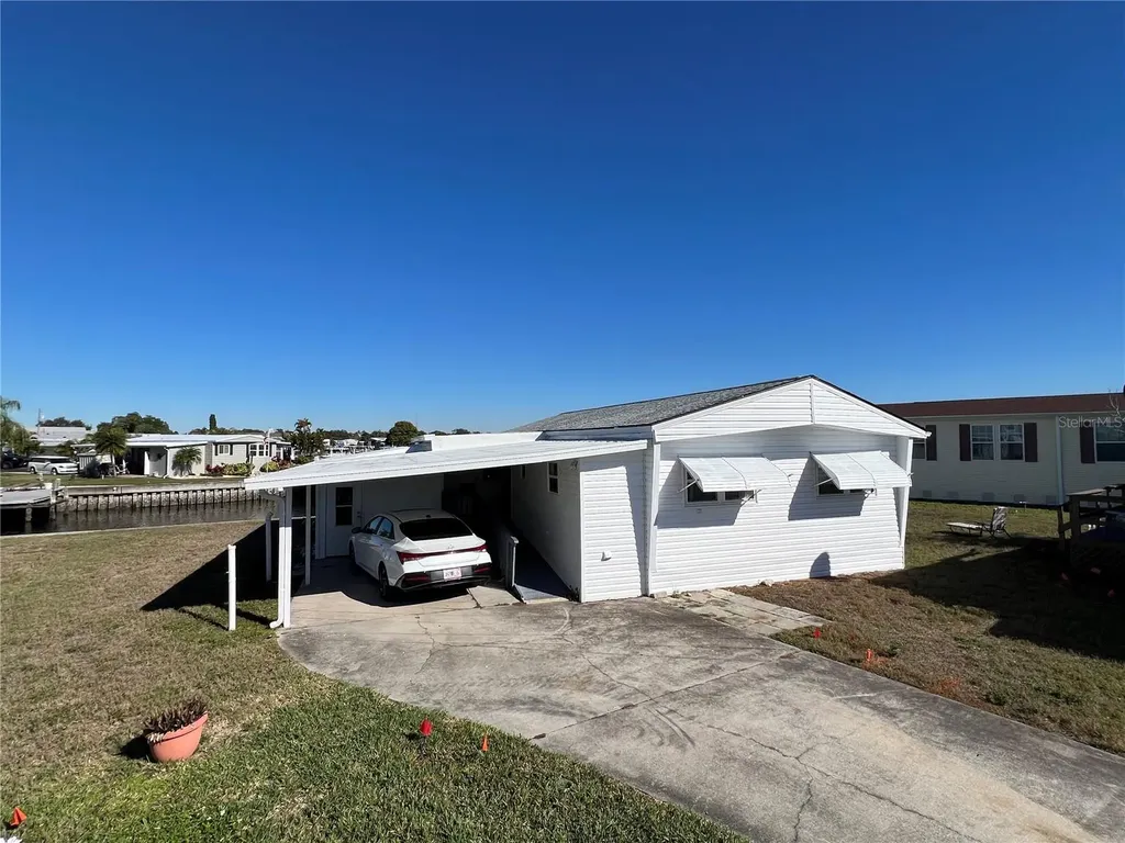 217 Mount Isle Avenue NE St Petersburg FL 33702