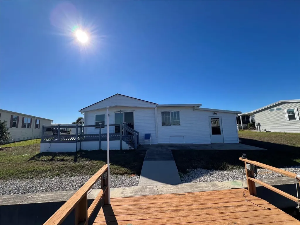 217 Mount Isle Avenue NE St Petersburg FL 33702