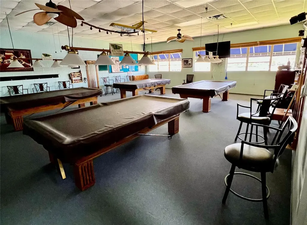 217 Mount Isle Avenue NE St Petersburg FL 33702