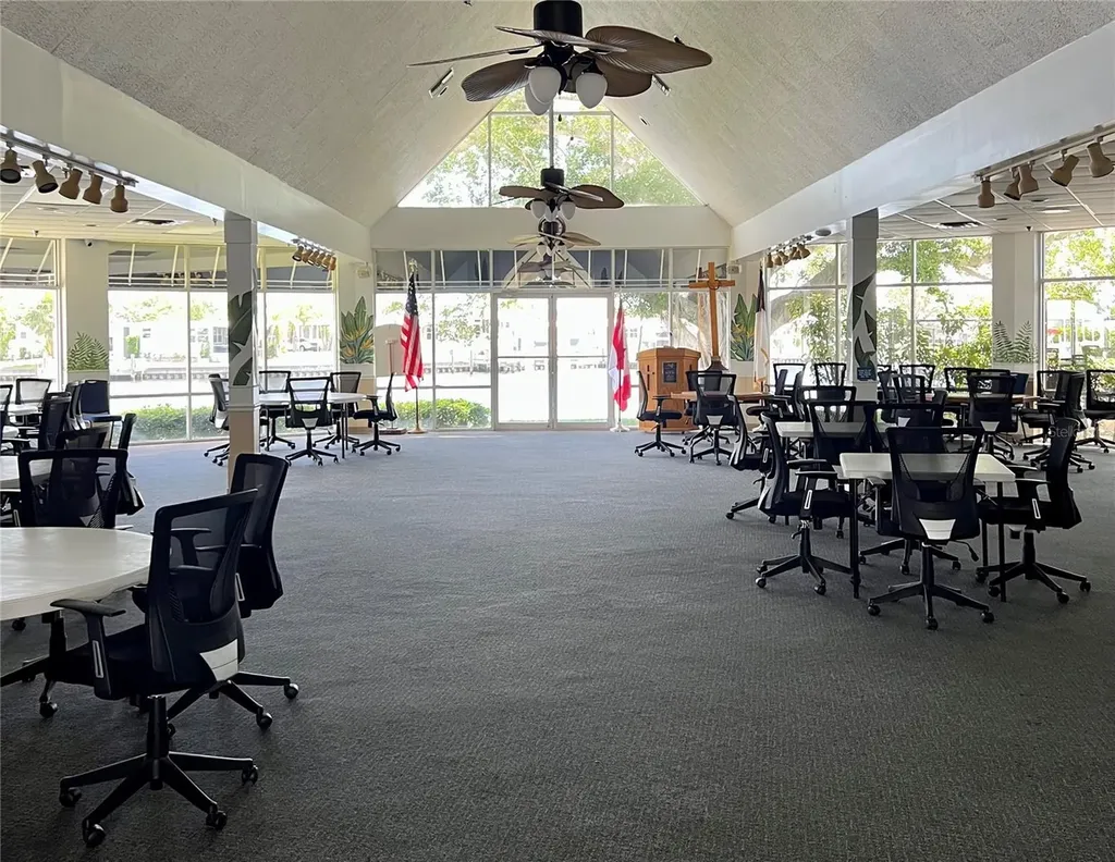 217 Mount Isle Avenue NE St Petersburg FL 33702