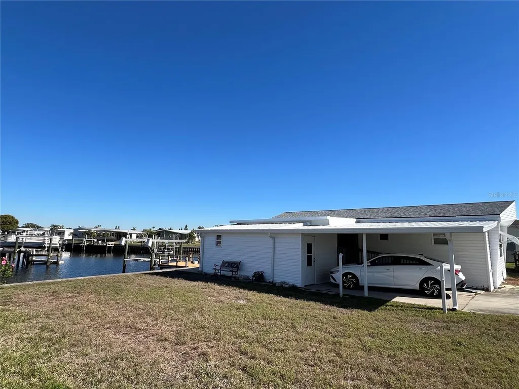 217 Mount Isle Avenue NE St Petersburg FL 33702