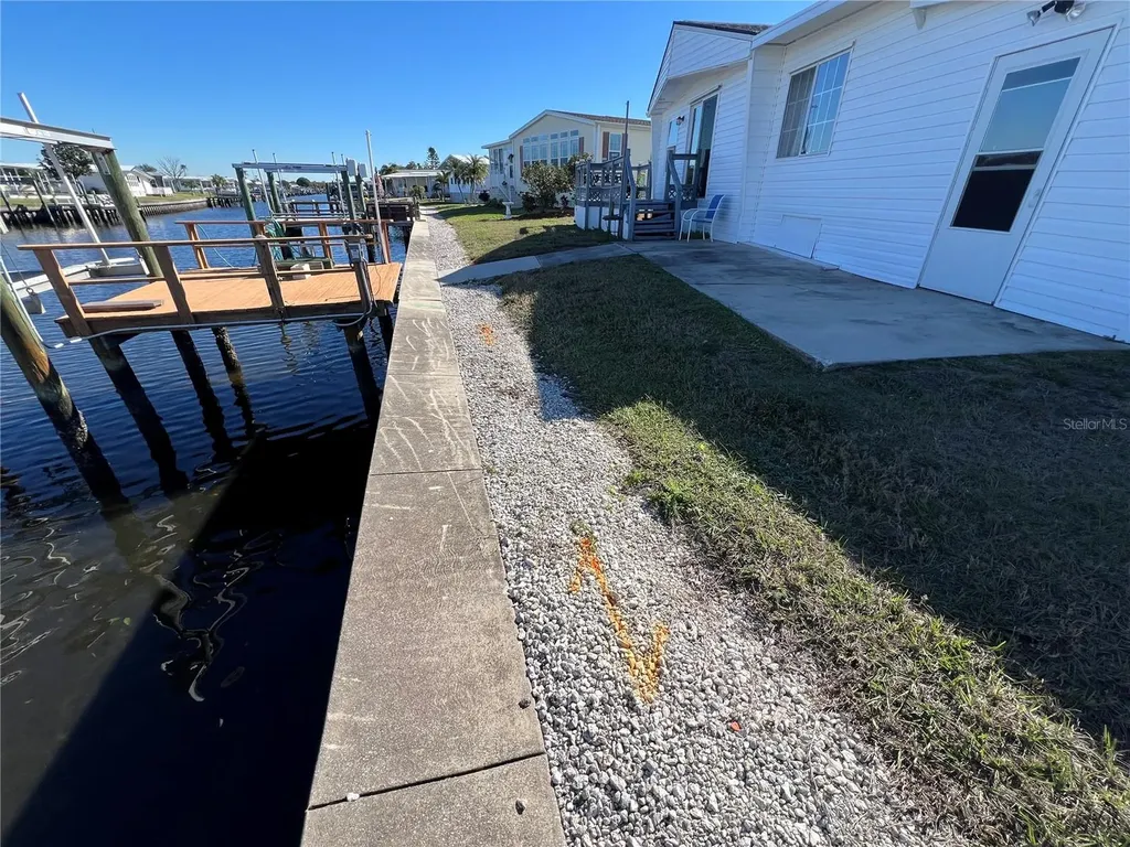 217 Mount Isle Avenue NE St Petersburg FL 33702