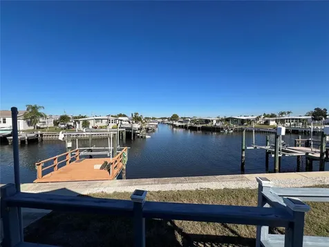 217 Mount Isle Avenue NE St Petersburg FL 33702