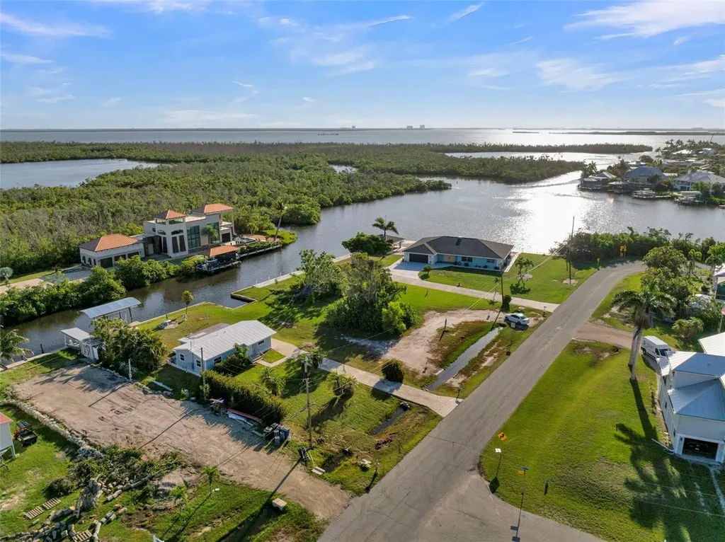 2880 8th Avenue St James City FL 33956