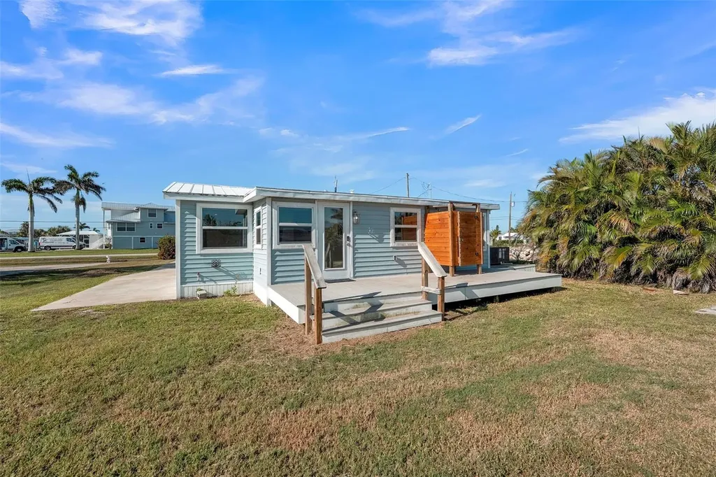 2880 8th Avenue St James City FL 33956