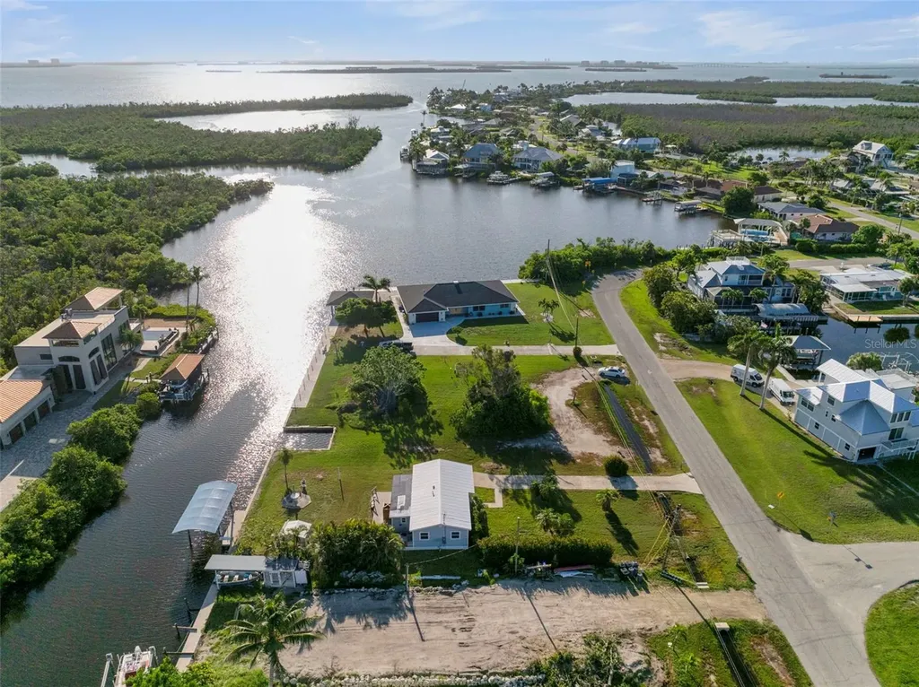 2880 8th Avenue St James City FL 33956