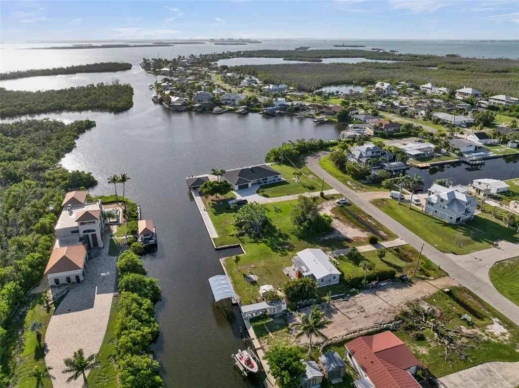 2880 8th Avenue St James City FL 33956