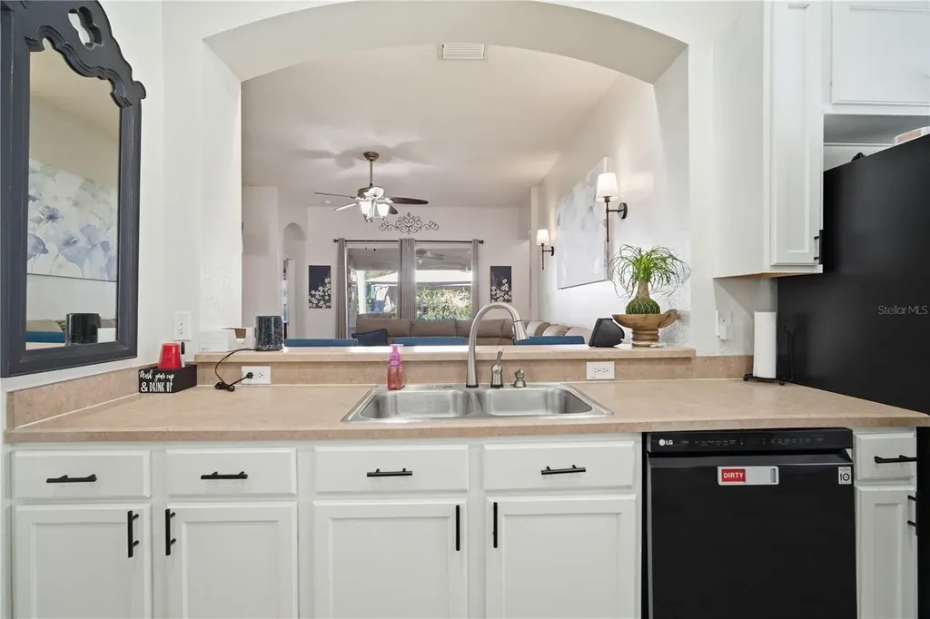 6325 Bridgecrest Drive Lithia FL 33547