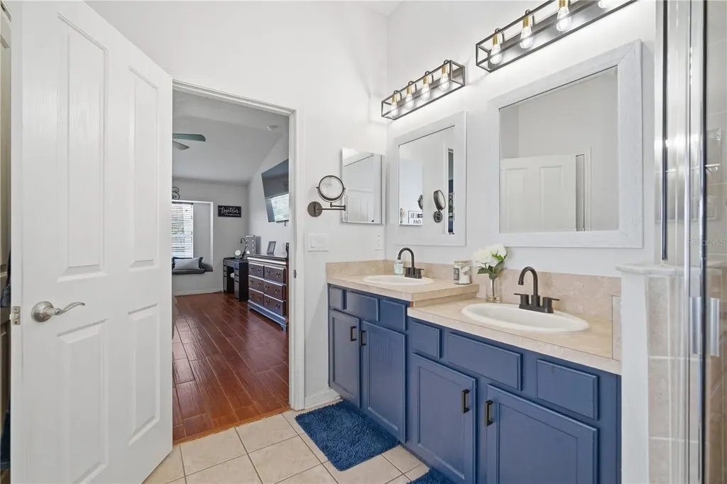 6325 Bridgecrest Drive Lithia FL 33547