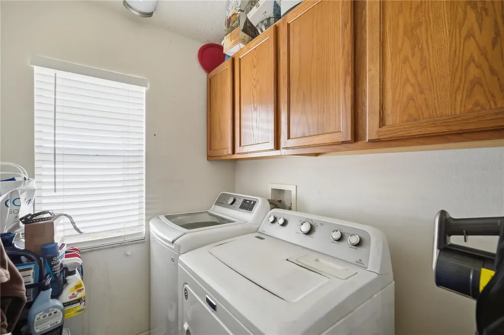 6325 Bridgecrest Drive Lithia FL 33547