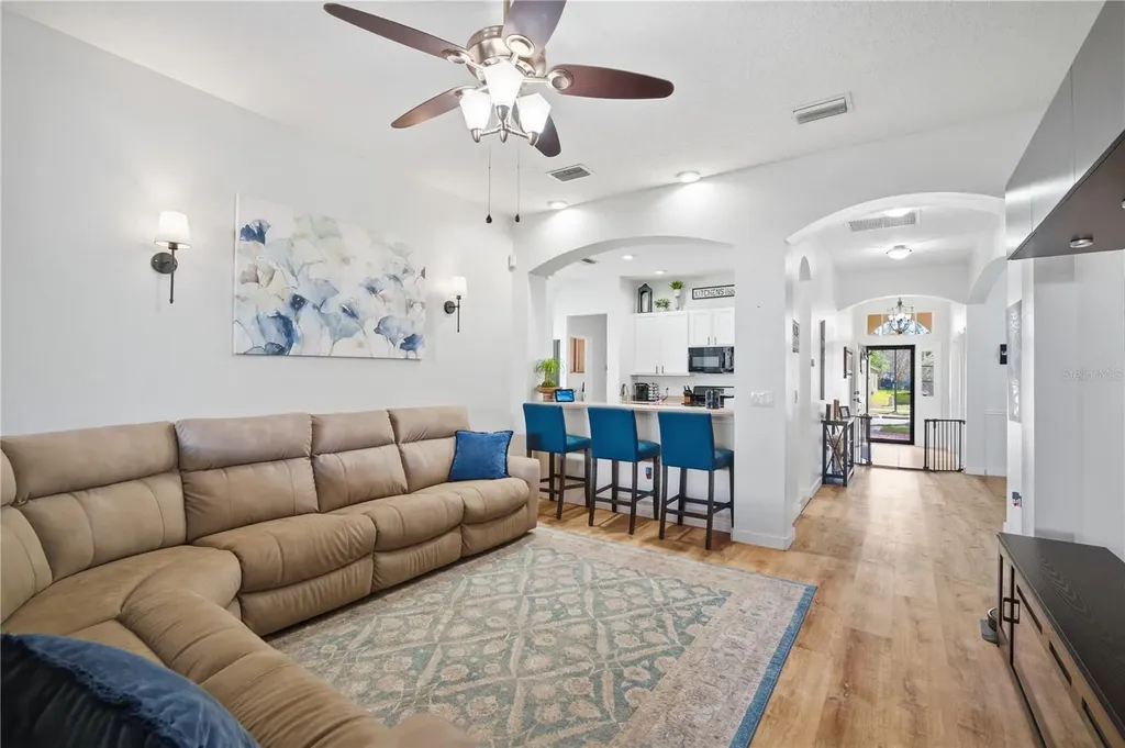 6325 Bridgecrest Drive Lithia FL 33547