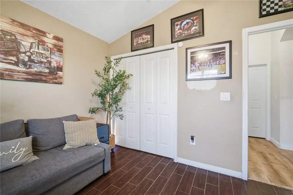 6325 Bridgecrest Drive Lithia FL 33547