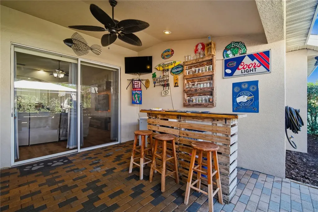 6325 Bridgecrest Drive Lithia FL 33547