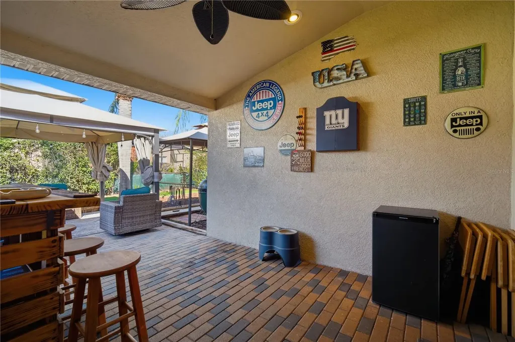 6325 Bridgecrest Drive Lithia FL 33547