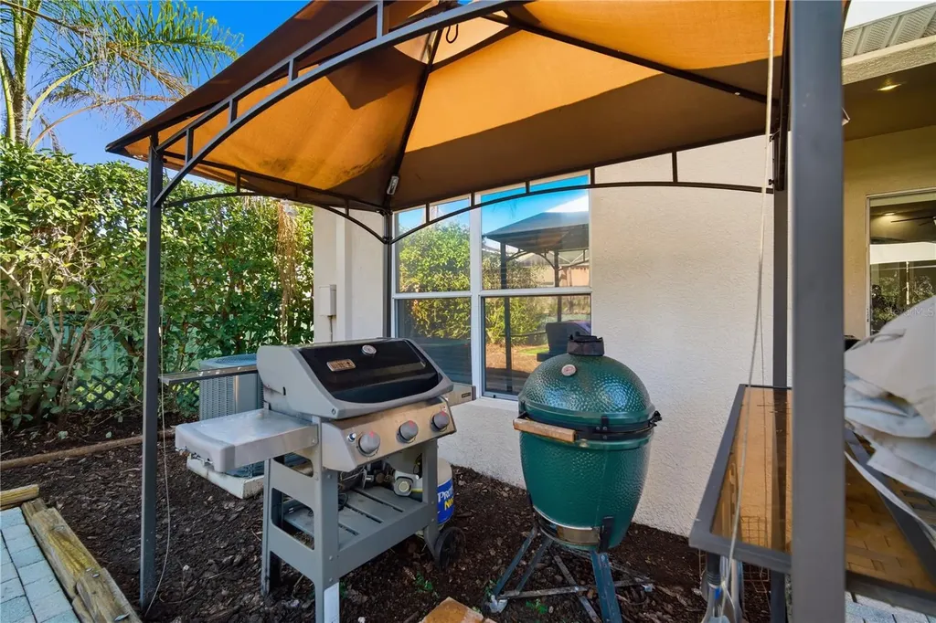 6325 Bridgecrest Drive Lithia FL 33547