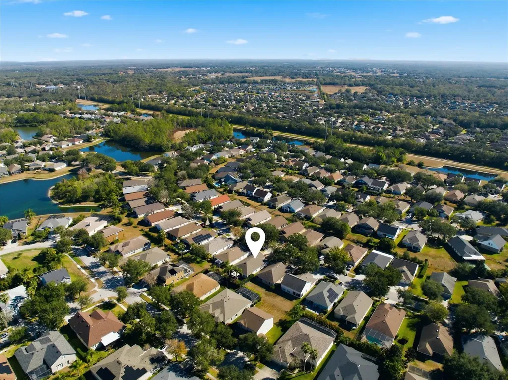 6325 Bridgecrest Drive Lithia FL 33547