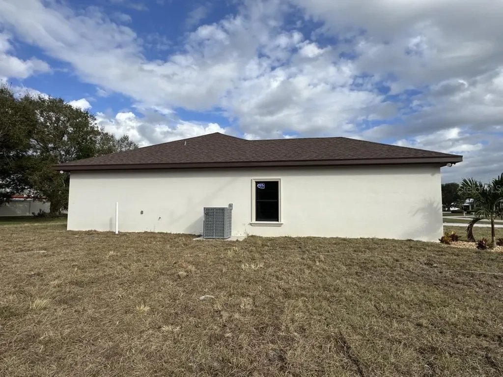2383 SW 2nd Court Okeechobee FL 34974