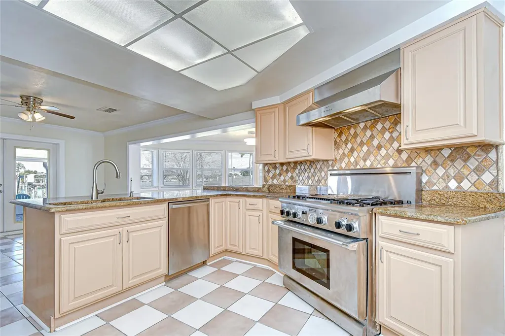 6416 Lake Sunrise Drive Apollo Beach FL 33572