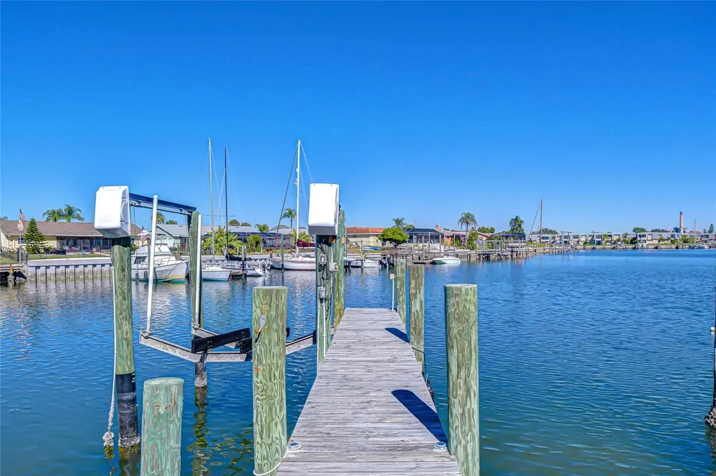 6416 Lake Sunrise Drive Apollo Beach FL 33572