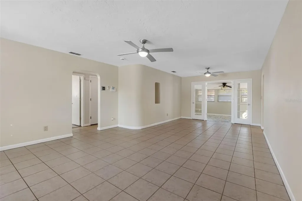 4711 28th Avenue N St Petersburg FL 33713