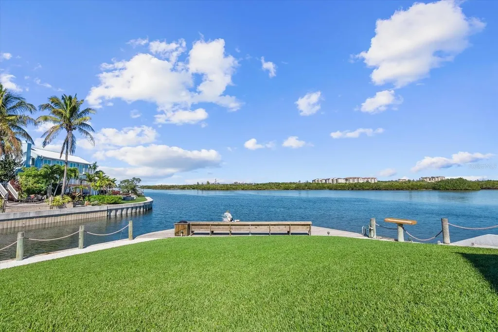 1313 Siesta Bayside Drive Sarasota FL 34242