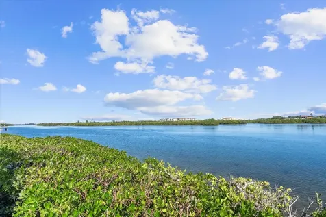 1313 Siesta Bayside Drive Sarasota FL 34242