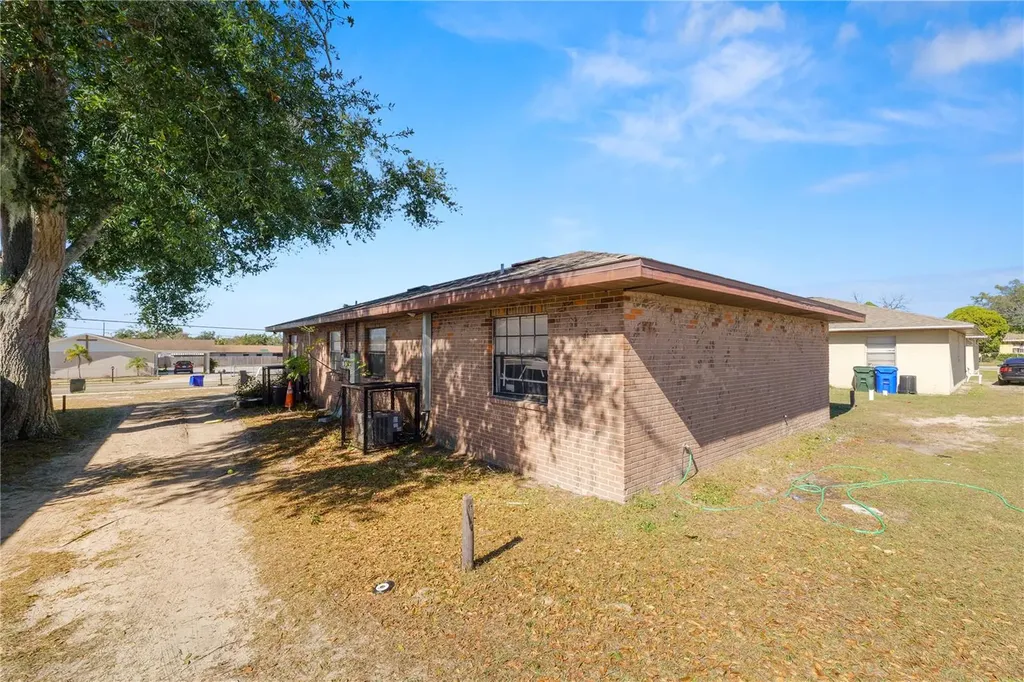 1039 N Brunnell Parkway Lakeland FL 33805